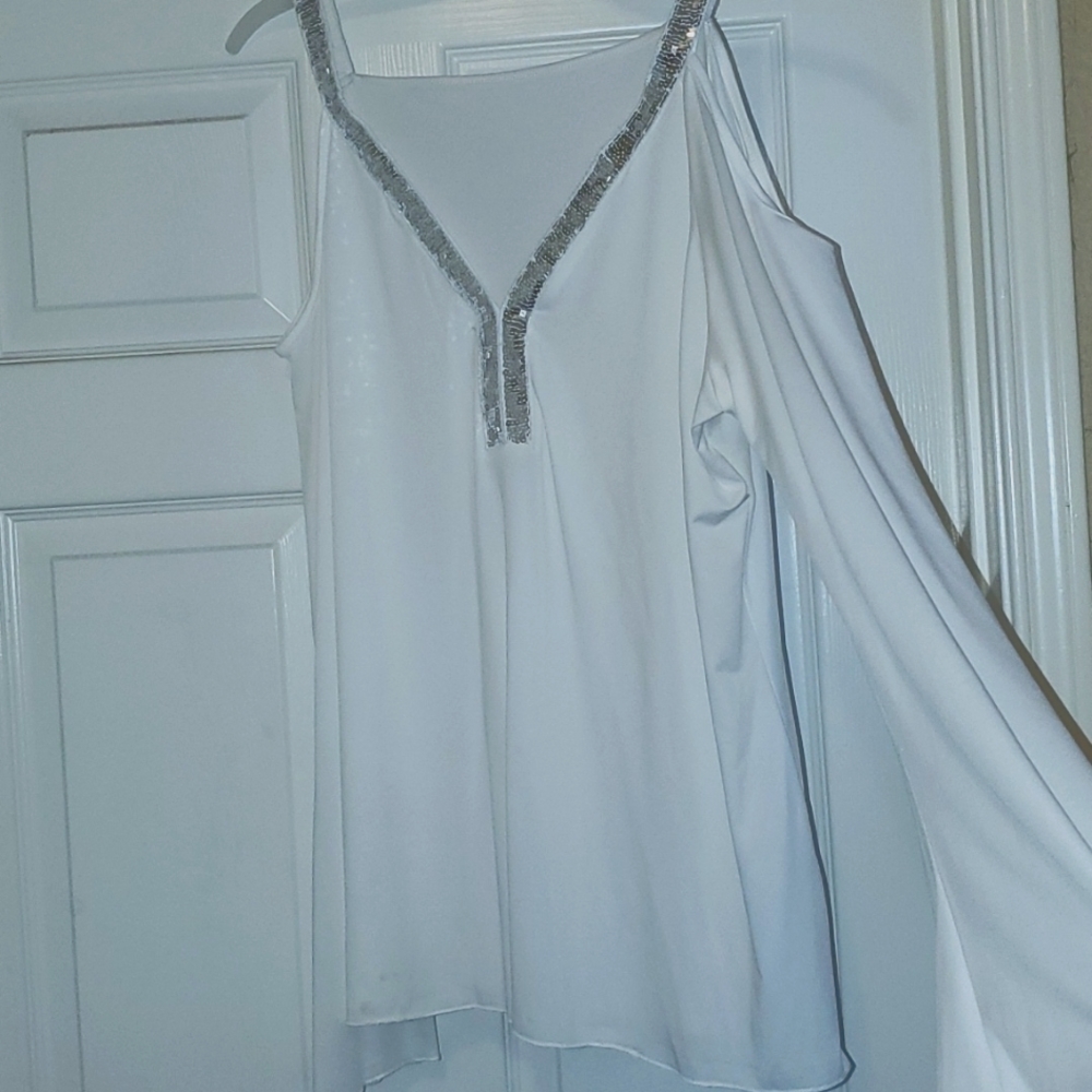 White cold-shoulder long sleeve blouse